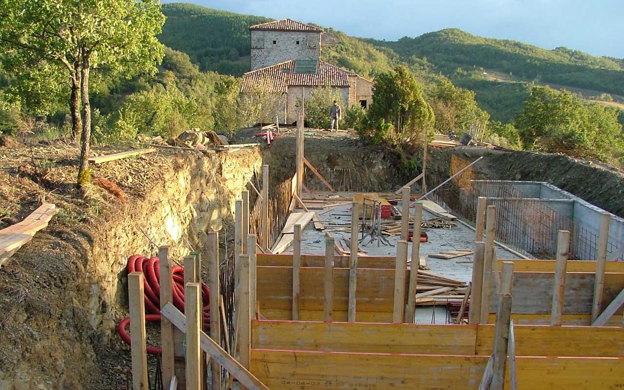 Outbuilding and Terraces Torre di Moravola