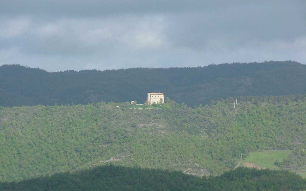 Torre di Moravola by path